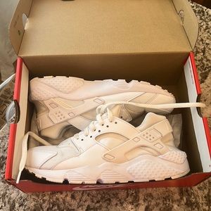 NIKE HUARACHE RUN